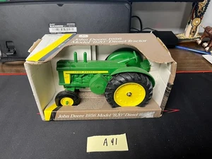 John Deere 1956 Model 820 Diesel Tractor Die Cast 1/16 Scale 5705 A41 - Picture 1 of 4