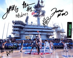 2022-23 Michigan State Baloncesto EQUIPO autografiado firmado 8x10 foto PORTADOR - Imagen 1 de 1