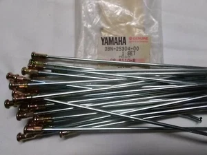 yamaha dt 125 1988-1996 rayon+écrou pour roue arriere 3BN-25304-00 original yam - Imagen 1 de 2