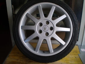 2 Räder f X 18 H 2ür Maserati 3200 GT hinten 9 1/2 - Bild 1 von 3
