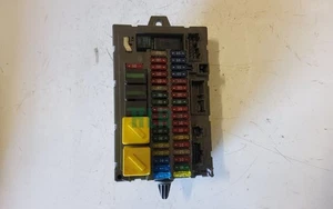 Land Rover Discovery 2 Td5 & V8 Interior Fuse Box YQE000251 - Picture 1 of 8