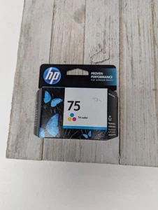 HP 75 Tri-Color Tintenpatrone versiegelt abgelaufen Aug 2023 Original OEM - Bild 1 von 5