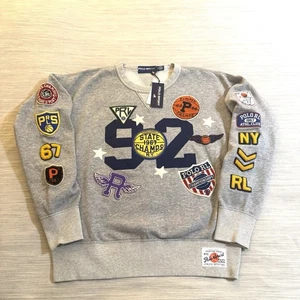 Polo Ralph Lauren Multi Patch '92' VARSITY BASKETBALL Sweatshirt mit Rundhalsausschnitt - Bild 1 von 15