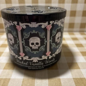 2025 🎃HALLOWEEN~💀🐈‍⬛️🩷WICKED VANILLA~3-DOCHT-KERZE Bath Body Works~VERSANDKOSTENFREI - Bild 1 von 5