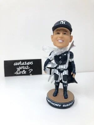 New York Yankees 5/12/23 SGA Star Wars Anthony Rizzo Mandalorian Bobblehead Foto 1 de 4