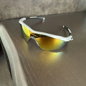 Oakley Sports Sunglasses Mirror Lens Gray/Black Frame Used - Picture 1 of 6