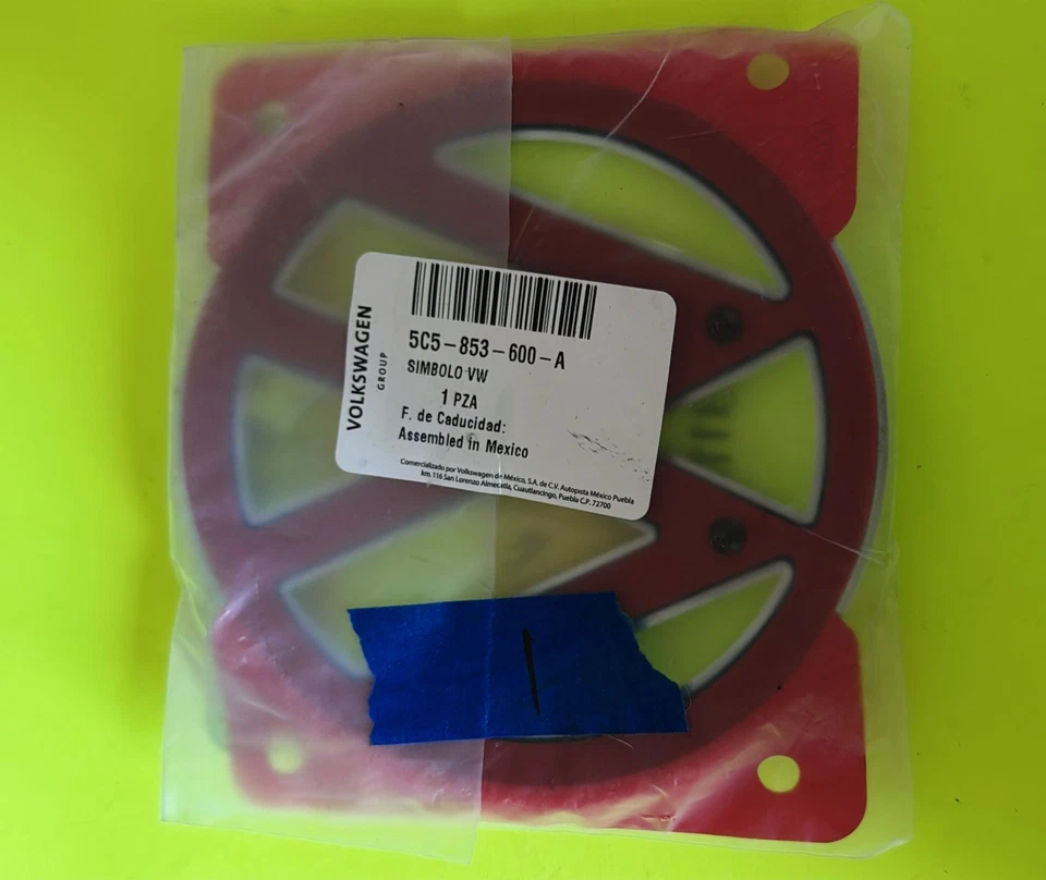 12 14 19 EMBLEMA PARRILLA DELANTERA VOLKSWAGEN ESCARABAJO 5C5 853 600 A Foto 1 de 3