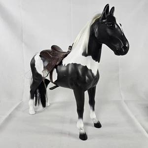 Caballo de juguete grande Our Generation de Battat 19,5" blanco y negro con silla de montar LEER⬇ - Imagen 1 de 13