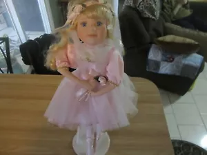 FASHION DOLL/BELLY DANCER - Picture 1 of 5
