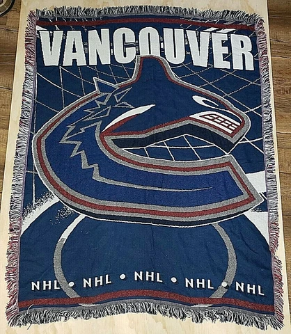 Vancouver Canucks NHL Hockey Throw Blanket 90's Logo Northwest Company USA Made Cover