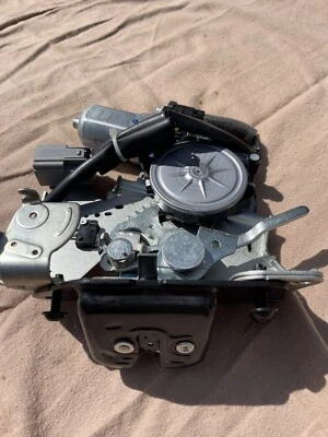 Привод дверного замка 2014-2018 Jeep Cherokee SMP 59181YC 2015 2016 2017 - Изображение 1 из 3