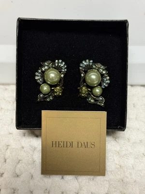Pendientes Heidi Daus Tema Mar Perla Cristal Verde Clip-On con Caja Foto 1 de 2
