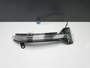 OEM BMW 5/6/7/GT F01/F06/F07/F10/ TURN SIGNAL LENS RIGHT EXTERIOR MIRROR - Picture 1 of 9