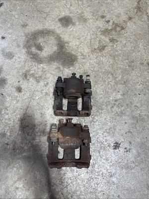 Jeep Cherokee XJ 97-01 Brake Caliper Set LH+RH (TW00) - Image 1 of 4