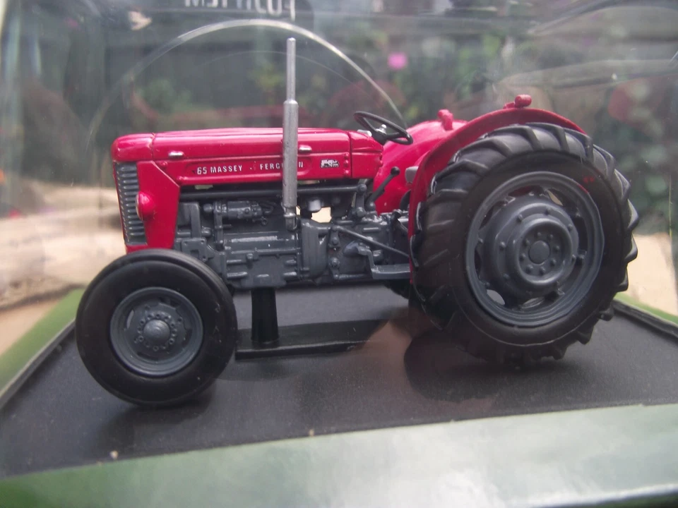 Hachette 1/43 Massey Ferguson 65 Tractor-1959 - Image 1 of 1