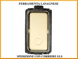 Pulsante unipolare tipo campanello compatibile Bticino linea Magic 10A 250 V - Foto 1 di 2