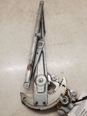 Toyota Corolla Sedán DLX, Ventana Delantera Derecha Dr Regulador Manual, 88-92, 6981012290 Foto 1 de 4