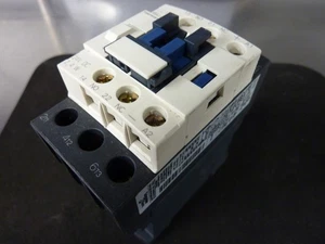 Schneider Electric LC1D32 BL 50A 690VAC Contactor Telemecanique (30875) - Imagen 1 de 9