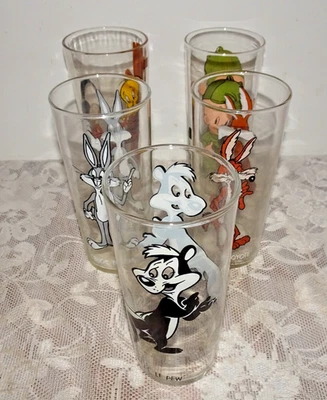 Pepsi Collector 1970’s Cartoon Glasses (5) Warner Bros - Bugs Tweety Elmer Pepe - Image 1 of 4