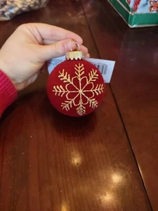 Red Ornament New - Picture 1 of 4