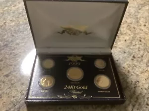 Set 5 monete 1999 placcate oro 24kt US Mint Proof non circolate espositore - Foto 1 di 3