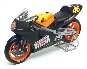 Minichamps 1/12 Scale 122 006186 - Honda NSR 500 V. Rossi Test Bike 2000 - Picture 1 of 6