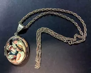 Locket with Gold Chain - Picture 1 of 5