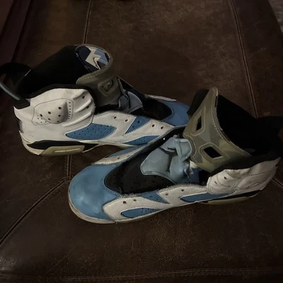 Air Jordan 6 Retro UNC Talla 9.5 - seminuevo Foto 1 de 4