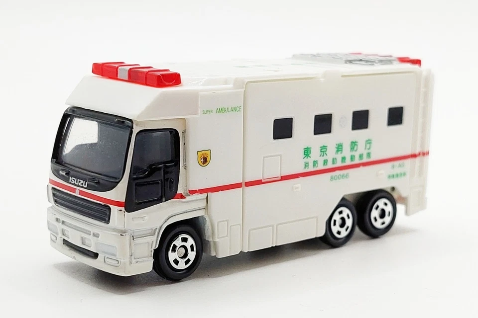 Takara Tomy Tomica No.116 ISUZU GIGA Ambulance Toy Car Discontinued product - Image 1 of 4