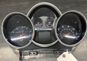 2013-2014 Chevrolet Cruze speedometer instrument cluster - Picture 1 of 9