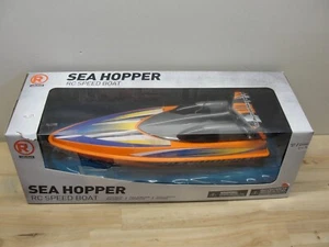 NEW RADIO SHACK SEA HOPPER RC SPEED BOAT - Picture 1 of 3