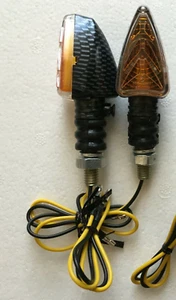 FRECCE CARBON LAMPADA CORTE OMOLOGATE per YAMAHA Aerox 50 - Aerox 100 - Axis 50 - Foto 1 di 1