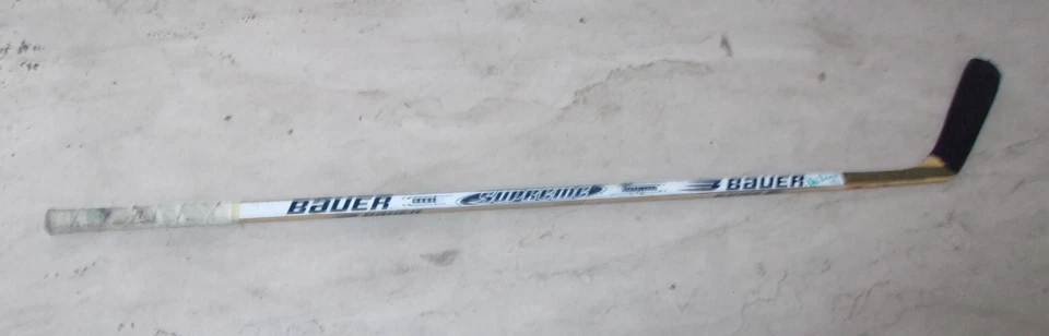 PHOENIX COYOTES Louie DeBrusk game-used Bauer Supreme wood stick from 1998-2001 - Image 1 of 4