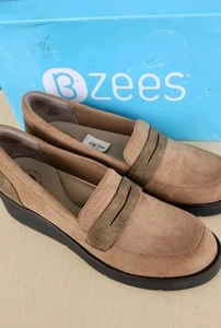 Bzees Wo's Fast Track Loafer Slip On Size 10 Tan Platform Casual Light Walk $70 - Picture 1 of 11