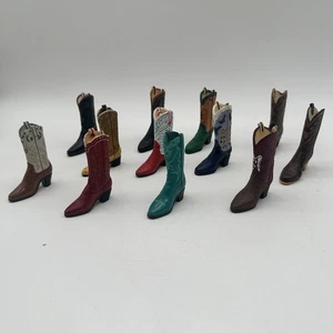 Vintage Miniatur Western Cowboy Cowgirl Stiefel Figur Harz Mini Stiefel Lot (12) - Bild 1 von 11