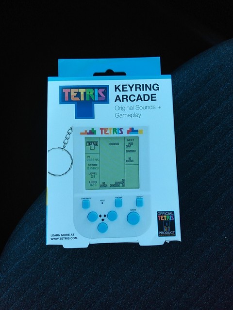  Tetris Arcade in a Tin: Retro Handheld Tetris Game. Portable  Tetris Gift for Kids and Adults! Includes Original Sounds, 2.4” Screen.  Full Color 8-bit Game. Officially Licensed Tetris Merchandise. : unknown