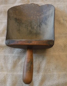 Vintage Scoop , quater moon symble by handle - Picture 1 of 10
