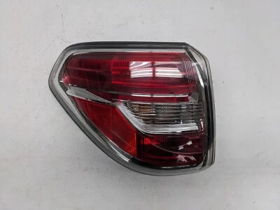 Luz trasera izquierda del conductor Nissan Armada 2017-2020 TL11 Foto 1 de 4