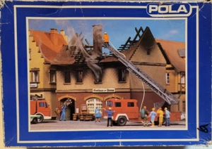 Pola HO Scale 5 room partly burnt House - Picture 1 of 4