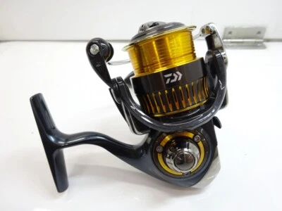 Daiwa 16 Certate 2004 Spinning Reel 4.8:1 64cm Bass Trout Very Good from Japan - Image 1 of 4