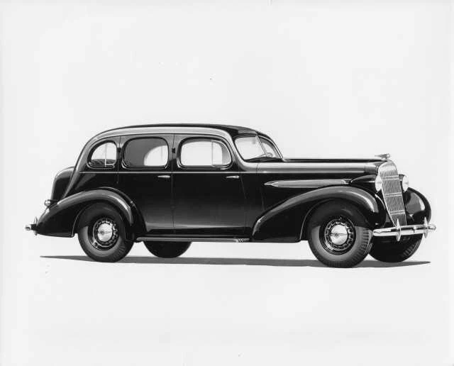 1935 Oldsmobile Six 4-Door Touring Sedan Press Photo 0021 - Image 1 of 1