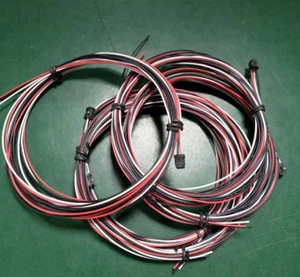 2 Stück NEU für Yaskawa JZSP-CA01-E CN5 E7 Serie Analog Monitorkabel 2 m - Bild 1 von 1