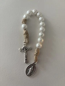 Jute Twine Miraculous Medal, Crucifix, Pearl Catholic Rosary Beads, One Decade - Bild 1 von 1