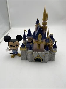 Funko PoP! Town Walt Disney World 50 #26 Castello di Cenerentola con Topolino Nuovo - Foto 1 di 18