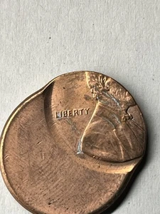 1982 P Large Date Lincoln Cent Struck 50% Off Center - Picture 1 of 1