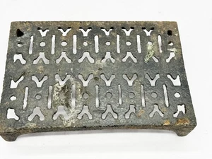 ANTIQUE CAST IRON AIR BRICK / AIR VENT RECLAIMED GENUINE ORIGINAL BUILDING - Picture 1 of 9