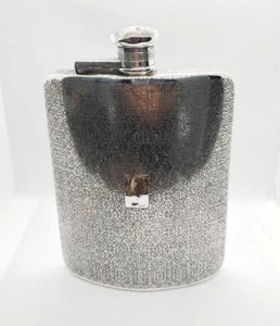 Frasco Tiffany & Co de plata de ley 925 2 branquias texturizadas fabricantes de Tiffany & Co - Imagen 1 de 20