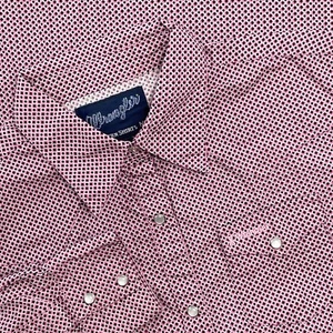 Wrangler Shirt Womens M Pink Geometric Pearl Snap Breast Cancer Awareness - Picture 1 of 11