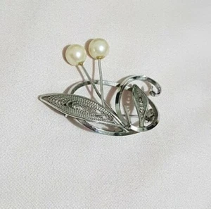 Vintage Silver Oval Brooch Featuring 2 Pearls & Fine Detailed Leaves Mild Patina - Bild 1 von 5