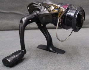 Used Diawa Size 2000 "Lady Samurai" Spinning Stainless Steel Fishing Reel - Picture 1 of 9